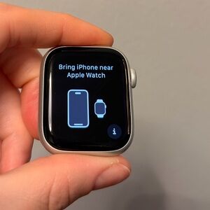 Apple Watch Series 9 Silver Aluminum 41mm Cellular + GPS